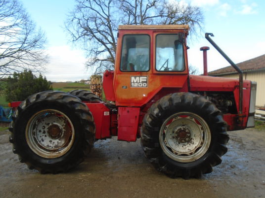 Massey Ferguson 1200 - جرار: صورة 2 Massey Ferguson 1200 - جرار: صورة 2