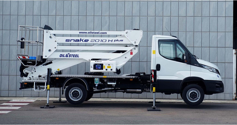 Oil & Steel Snake 2010 HE PLUS Sobre IVECO 35S14 Distancia entre ejes 3750 mm - منصة محمولة مثبتة على الشاحنة: صورة 1 Oil & Steel Snake 2010 HE PLUS Sobre IVECO 35S14 Distancia entre ejes 3750 mm - منصة محمولة مثبتة على الشاحنة: صورة 1