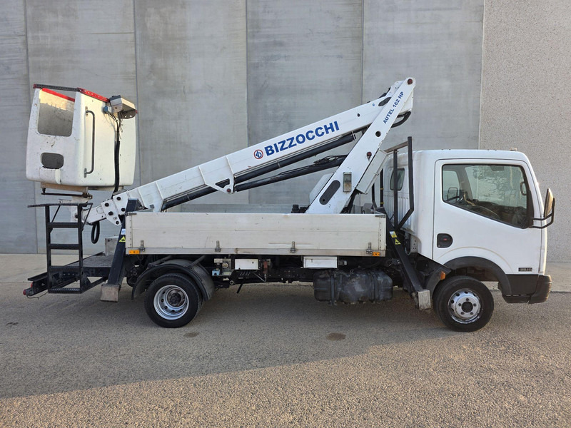Usado BIZZOCCHI AUTEL 162 HP Sobre NISSAN CABSTAR - منصة جومحمولةية: صورة 1 Usado BIZZOCCHI AUTEL 162 HP Sobre NISSAN CABSTAR - منصة جومحمولةية: صورة 1