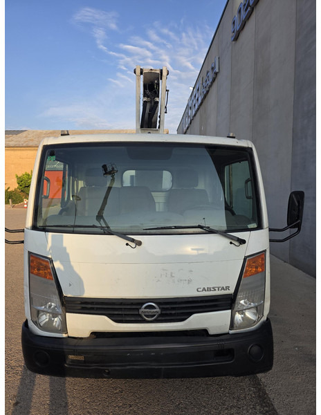 Usado BIZZOCCHI AUTEL 162 HP Sobre NISSAN CABSTAR - منصة جومحمولةية: صورة 2 Usado BIZZOCCHI AUTEL 162 HP Sobre NISSAN CABSTAR - منصة جومحمولةية: صورة 2