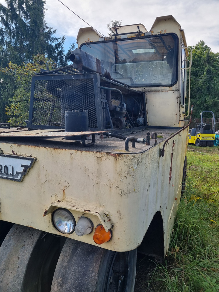 Stavostroj GRW 101 - رَصَّاص بعجلات مطاطية: صورة 2 Stavostroj GRW 101 - رَصَّاص بعجلات مطاطية: صورة 2