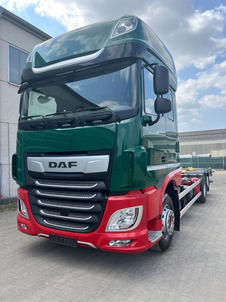 DAF XF 480 FAN SSC BDF C715/745 + Intarder + 2x Tank - ناقلة حاويات/ شاحنة حاويات: صورة 4 DAF XF 480 FAN SSC BDF C715/745 + Intarder + 2x Tank - ناقلة حاويات/ شاحنة حاويات: صورة 4
