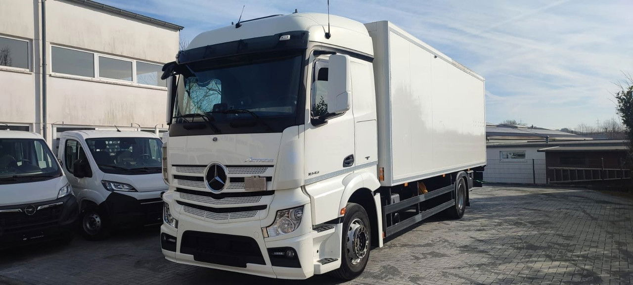 Mercedes-Benz Actros 1843 1843-Vermietung - LBW Voll-Luft-gefedert - شاحنة صندوقية: صورة 1 Mercedes-Benz Actros 1843 1843-Vermietung - LBW Voll-Luft-gefedert - شاحنة صندوقية: صورة 1