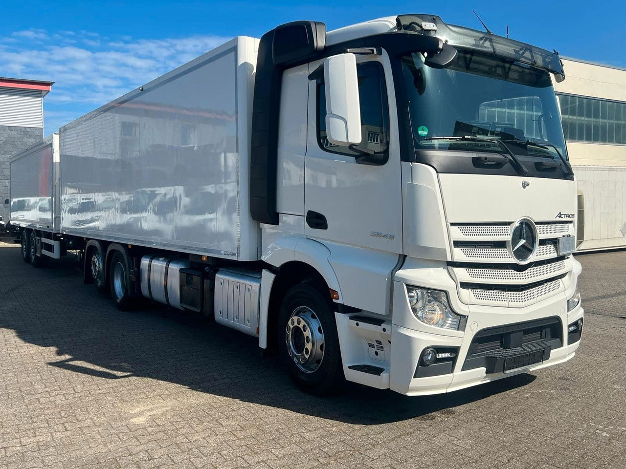 شاحنة صندوقية Mercedes-Benz Actros 2543 Komplettzug Voll-Luft - Lange Koffer: صورة 13 شاحنة صندوقية Mercedes-Benz Actros 2543 Komplettzug Voll-Luft - Lange Koffer: صورة 13