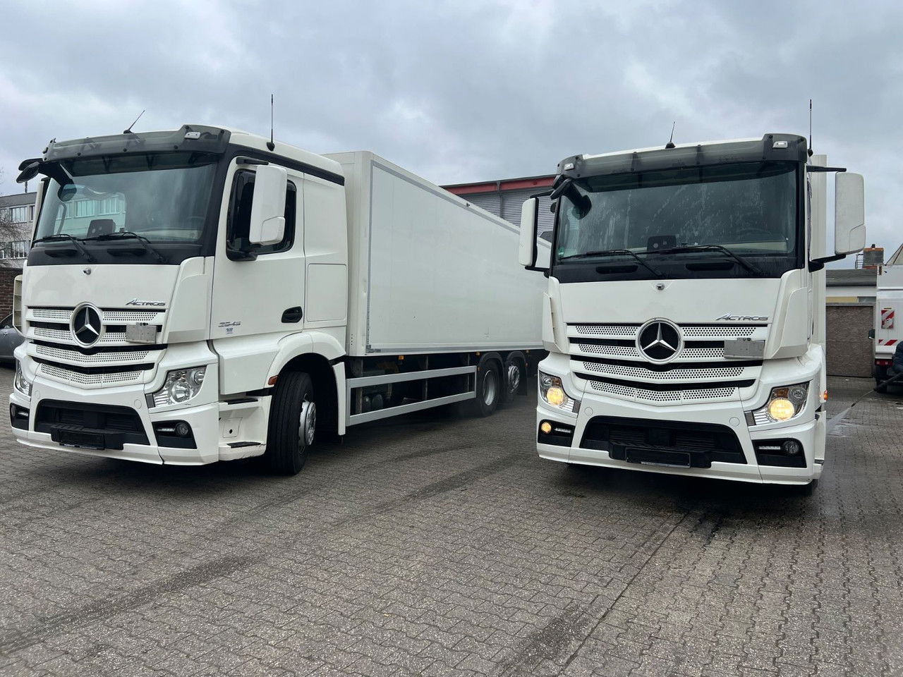 Mercedes-Benz Actros 2543 LBW Voll-Luft-Gefed-Lang Kof - شاحنة صندوقية: صورة 1 Mercedes-Benz Actros 2543 LBW Voll-Luft-Gefed-Lang Kof - شاحنة صندوقية: صورة 1