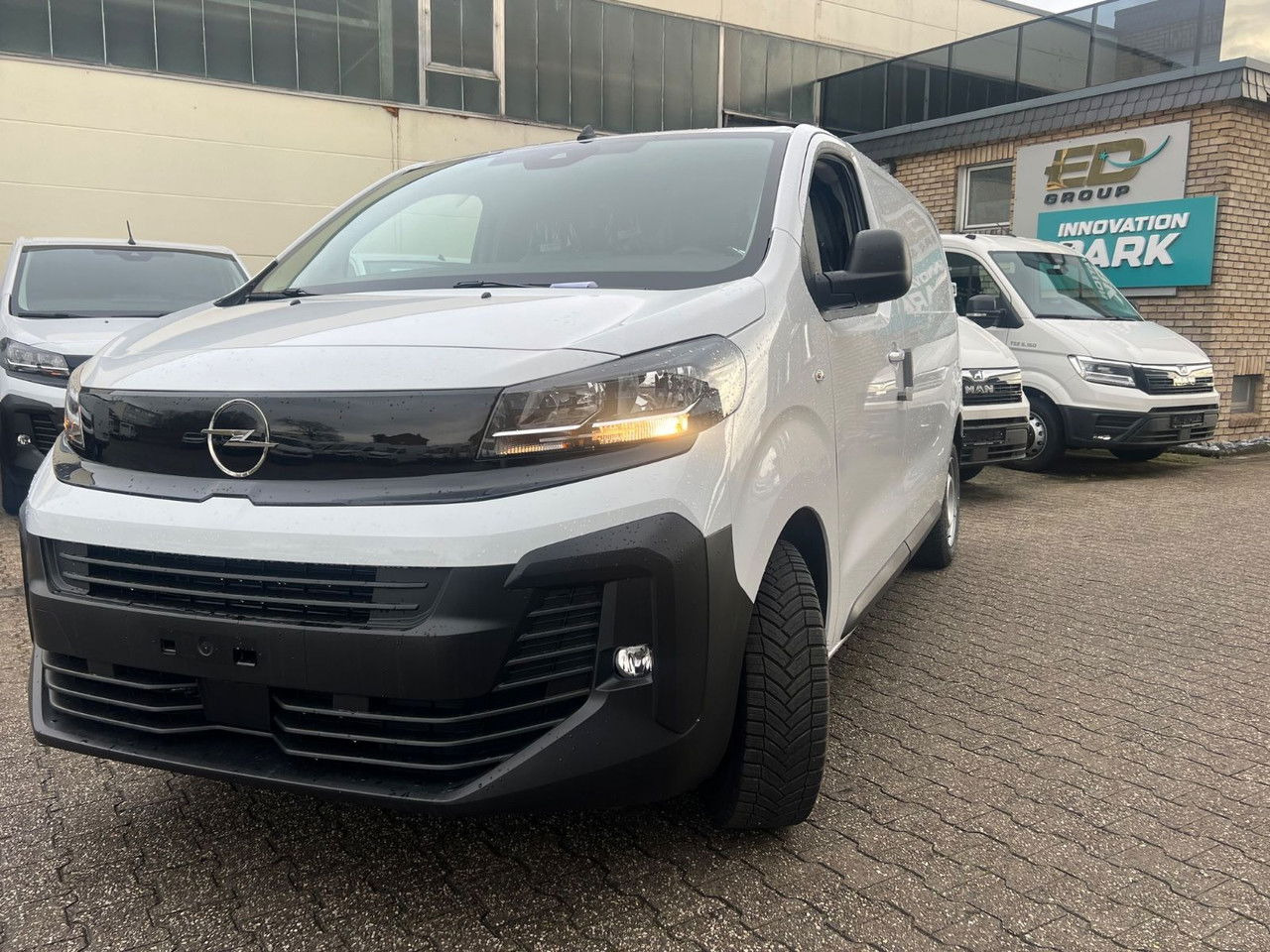 Opel Vivaro Cargo L2 H1 120 PS Allwetter AHK Rückfahr - فان: صورة 1 Opel Vivaro Cargo L2 H1 120 PS Allwetter AHK Rückfahr - فان: صورة 1