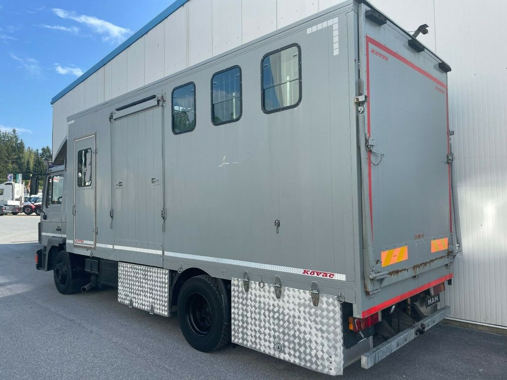 MAN 12.192 Pferdetransporter MAN 12.192 Pferdetransporter - شاحنة نقل خيل: صورة 4 MAN 12.192 Pferdetransporter MAN 12.192 Pferdetransporter - شاحنة نقل خيل: صورة 4