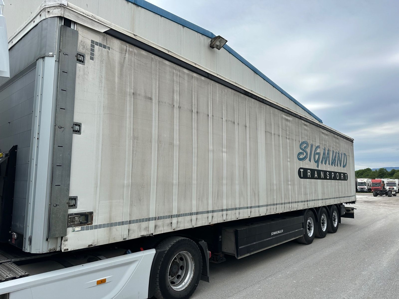 Schwarzmüller S1 J Getränkeplane LIFT BBW - نصف مقطورة بستائر جانبية: صورة 1 Schwarzmüller S1 J Getränkeplane LIFT BBW - نصف مقطورة بستائر جانبية: صورة 1