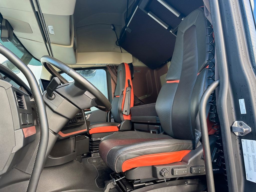 Volvo FH 750 XL Retarder Vollausstattung - مقطورة السحب: صورة 5 Volvo FH 750 XL Retarder Vollausstattung - مقطورة السحب: صورة 5