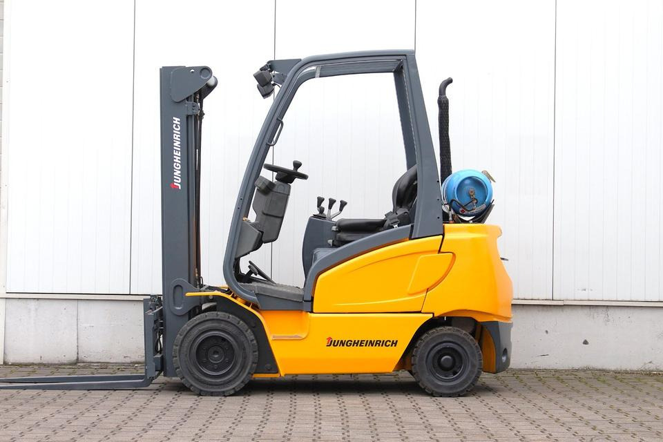 JUNGHEINRICH TFG316s Triplex 4,5m UVV - رافعة شوكية تعمل بالغاز: صورة 4 JUNGHEINRICH TFG316s Triplex 4,5m UVV - رافعة شوكية تعمل بالغاز: صورة 4