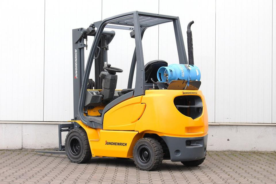 JUNGHEINRICH TFG316s Triplex 4,5m UVV - رافعة شوكية تعمل بالغاز: صورة 2 JUNGHEINRICH TFG316s Triplex 4,5m UVV - رافعة شوكية تعمل بالغاز: صورة 2