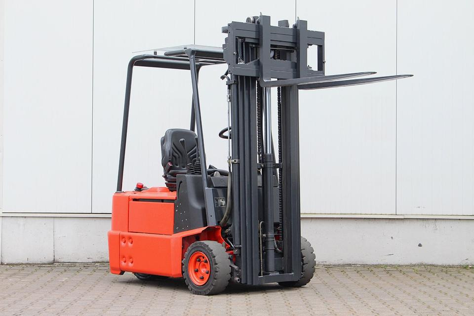 LINDE E15Z-02 Triplex 4,7m - رافعة شوكية كهربائية: صورة 4 LINDE E15Z-02 Triplex 4,7m - رافعة شوكية كهربائية: صورة 4
