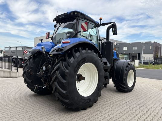 NEW HOLLAND New Holland T8.350 PLMi Genesis - جرار: صورة 3 NEW HOLLAND New Holland T8.350 PLMi Genesis - جرار: صورة 3