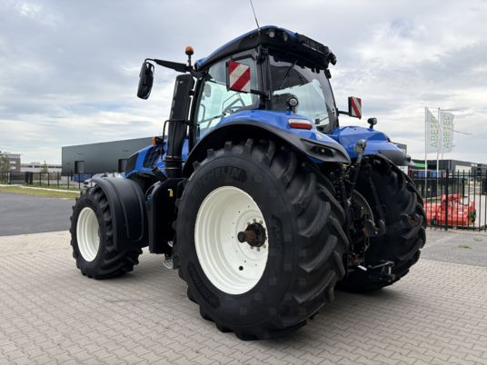 NEW HOLLAND T8.350 PLMi Genesis - جرار: صورة 5 NEW HOLLAND T8.350 PLMi Genesis - جرار: صورة 5