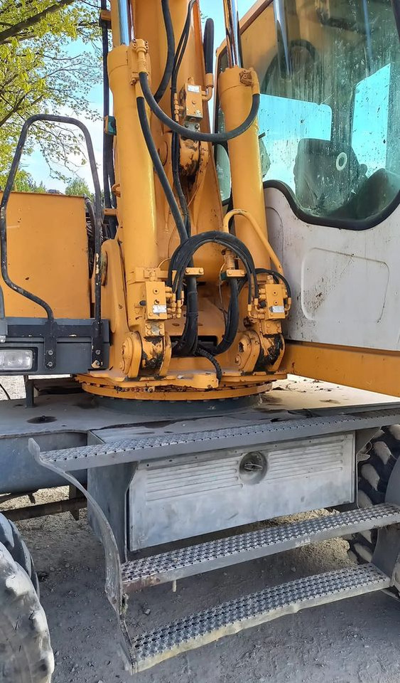 Liebherr A316 - حفار ذو عجلات: صورة 4 Liebherr A316 - حفار ذو عجلات: صورة 4