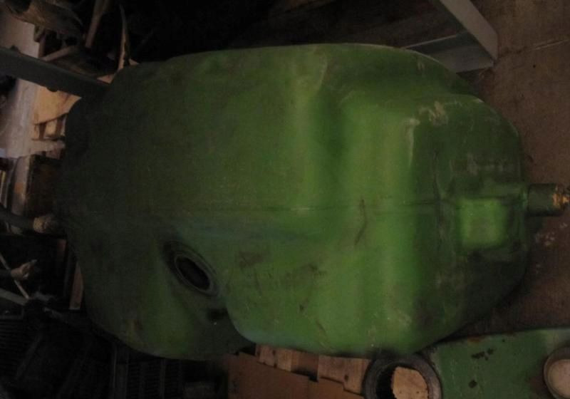 JOHN DEERE 2140 BAK ZBIORNIK PALIWA TANK - خزان الوقود - آلات زراعية: صورة 1 JOHN DEERE 2140 BAK ZBIORNIK PALIWA TANK - خزان الوقود - آلات زراعية: صورة 1