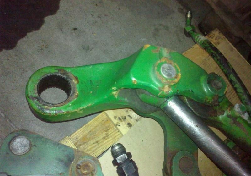 JOHN DEERE RAMIĘ PODNOŚNIKA - أجهزة هيدروليكية - آلات زراعية: صورة 1 JOHN DEERE RAMIĘ PODNOŚNIKA - أجهزة هيدروليكية - آلات زراعية: صورة 1