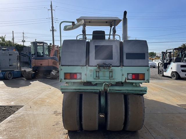 BOMAG BW144AC-2 - مدحلة المختلطة: صورة 4 BOMAG BW144AC-2 - مدحلة المختلطة: صورة 4