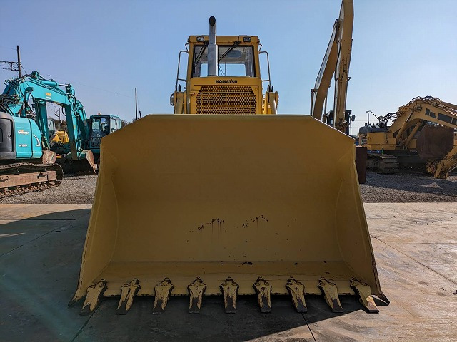اللودر المجنزر KOMATSU D75S-5: صورة 9