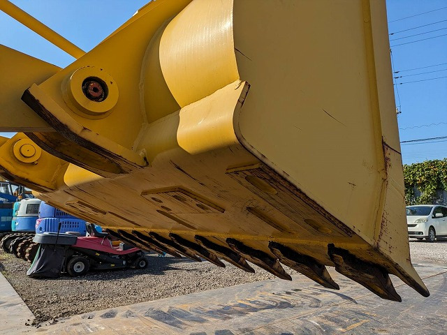 اللودر المجنزر KOMATSU D75S-5: صورة 12