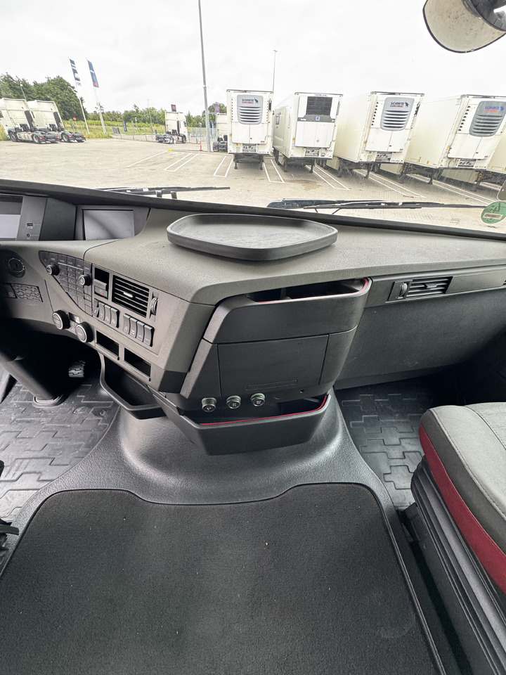 VOLVO DIESEL/LNG - رأس تريلا: صورة 2 VOLVO DIESEL/LNG - رأس تريلا: صورة 2