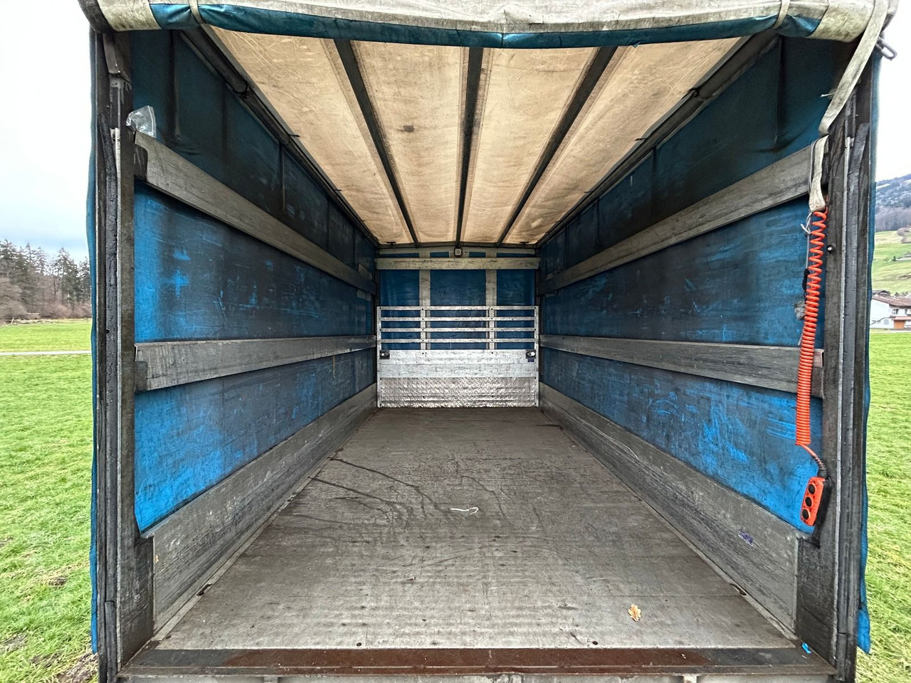 MERCEDES-BENZ Atego 818 - شاحنة ذات ستائر جانبية: صورة 5 MERCEDES-BENZ Atego 818 - شاحنة ذات ستائر جانبية: صورة 5