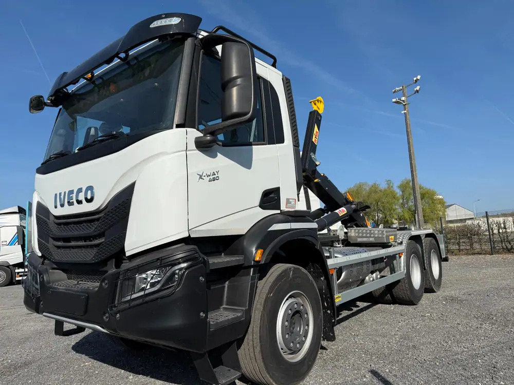 Iveco AD300T48 HYVALIFT 20 TONS*pare-choc hydraulique - شاحنة برافعة خطافية: صورة 1 Iveco AD300T48 HYVALIFT 20 TONS*pare-choc hydraulique - شاحنة برافعة خطافية: صورة 1