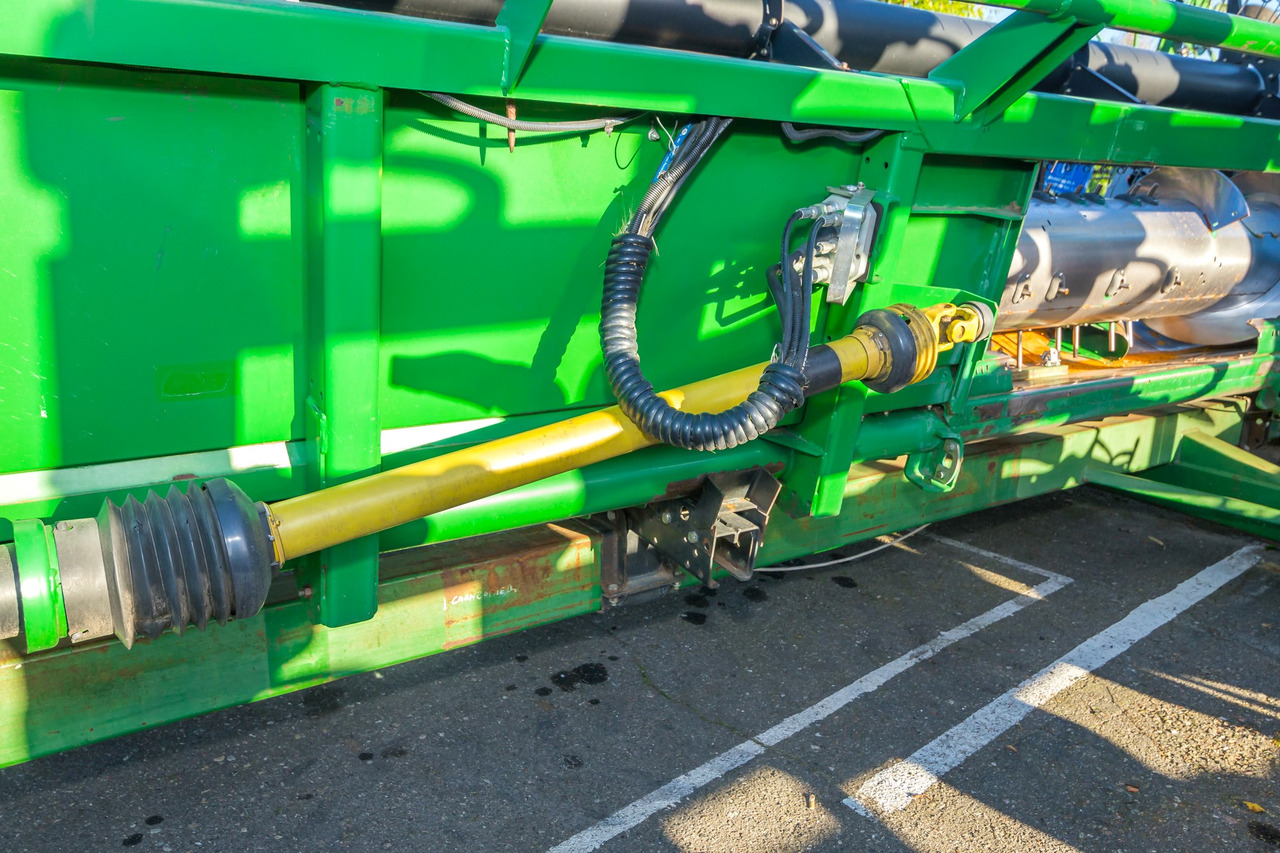 JOHN DEERE 635 R - 10,7 M - 2013 ROK - رأس الحصادة: صورة 3 JOHN DEERE 635 R - 10,7 M - 2013 ROK - رأس الحصادة: صورة 3