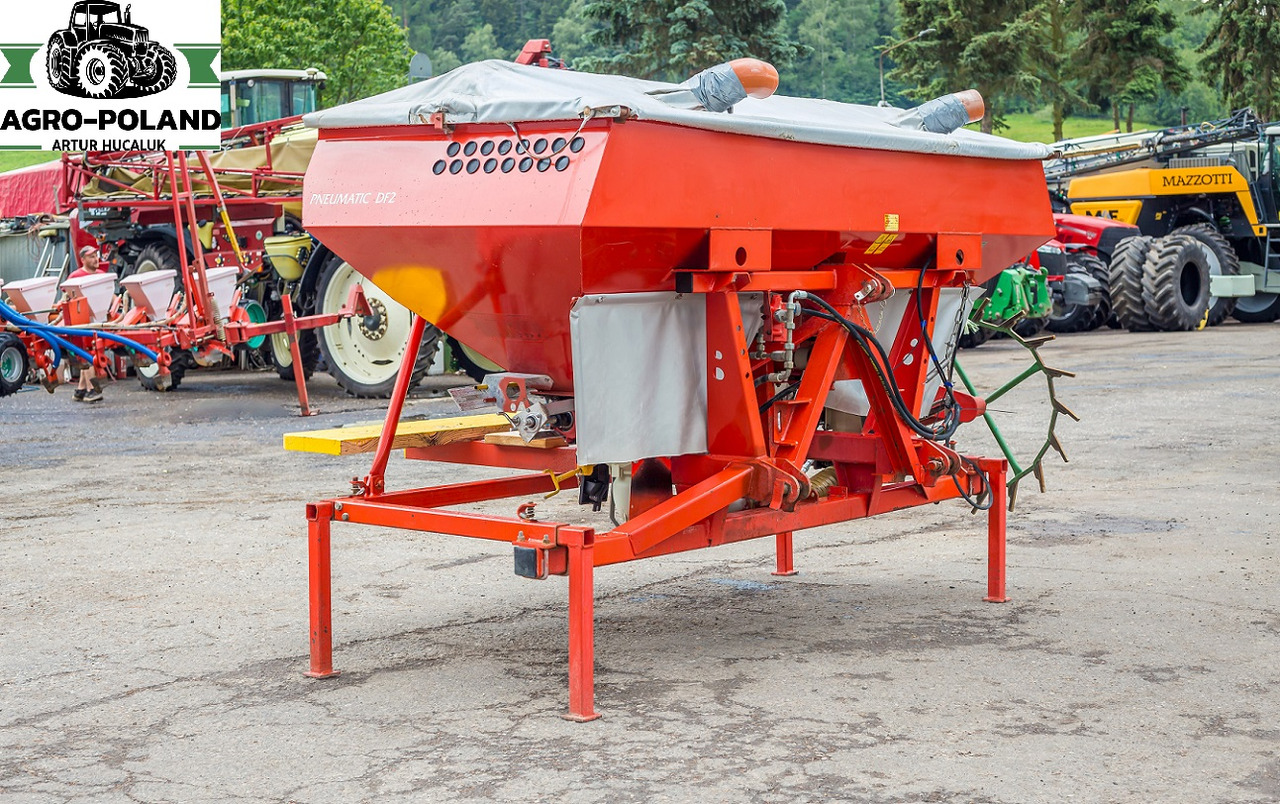 تأجير KVERNELAND OPTIMA - 12 X 75 + ZBIORNIK NA NAWÓZ KVERNELAND OPTIMA - 12 X 75 + ZBIORNIK NA NAWÓZ: صورة 11