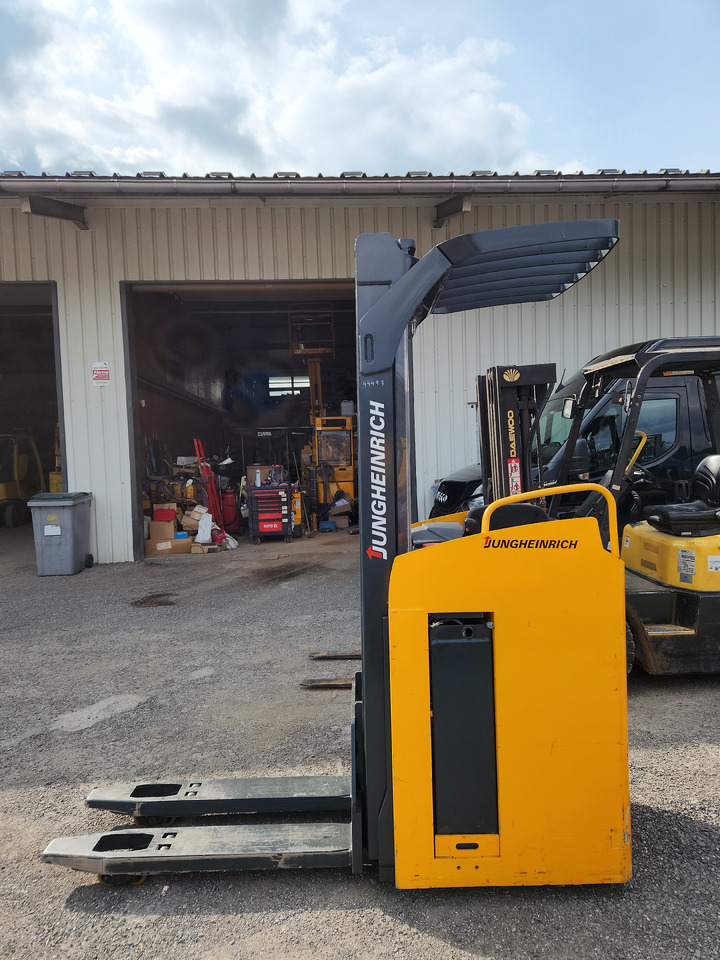 JUNGHEINRICH ESC 216z - معدات المستودعات: صورة 4 JUNGHEINRICH ESC 216z - معدات المستودعات: صورة 4