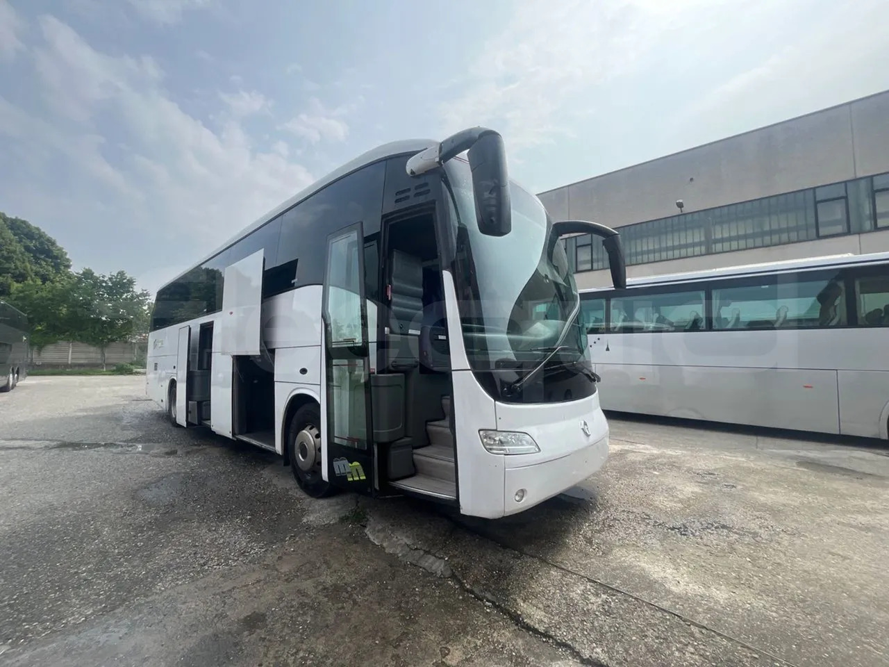 Irisbus New Domino - حافلة نقل لمسافات طويلة: صورة 1 Irisbus New Domino - حافلة نقل لمسافات طويلة: صورة 1