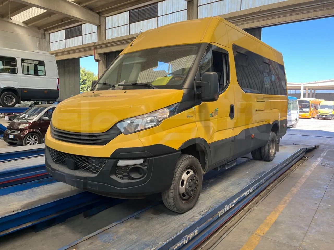 Iveco Daily - حافلة مدرسية: صورة 4 Iveco Daily - حافلة مدرسية: صورة 4