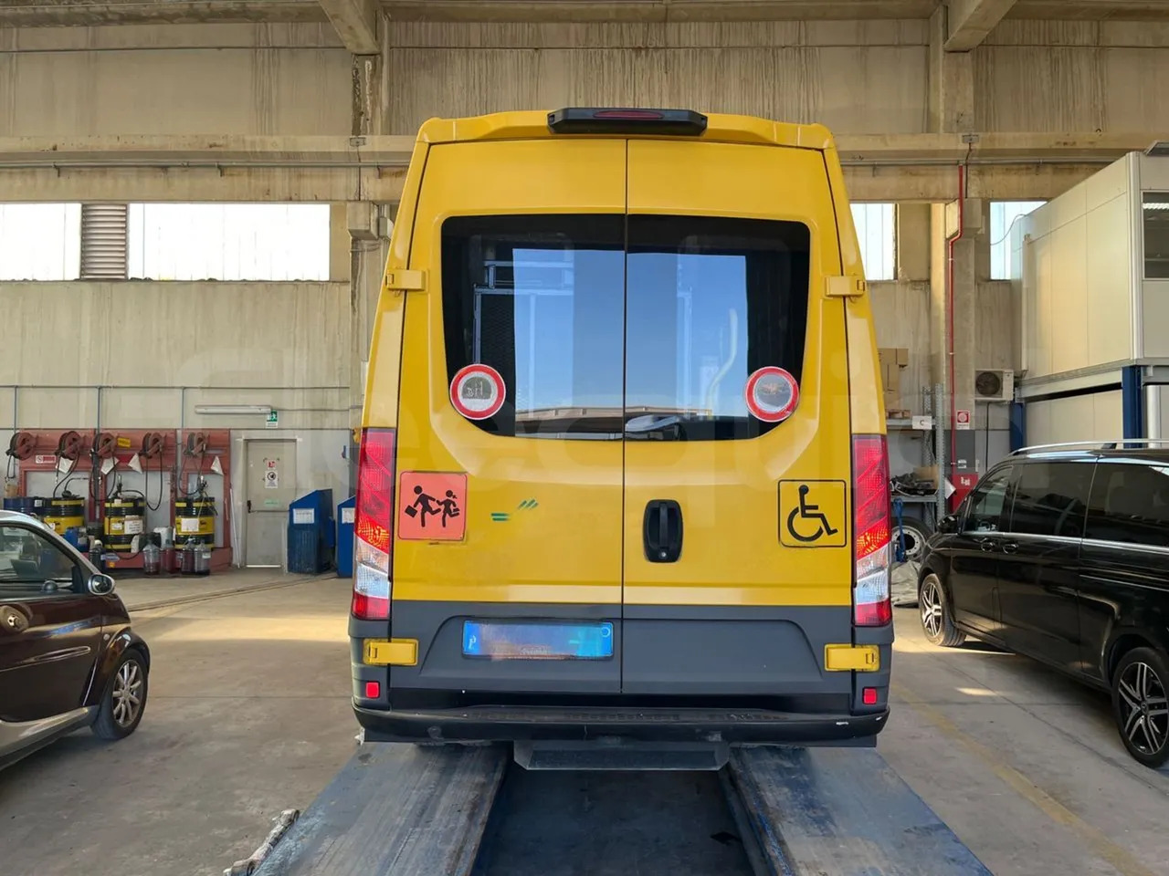 Iveco Daily - حافلة مدرسية: صورة 5 Iveco Daily - حافلة مدرسية: صورة 5