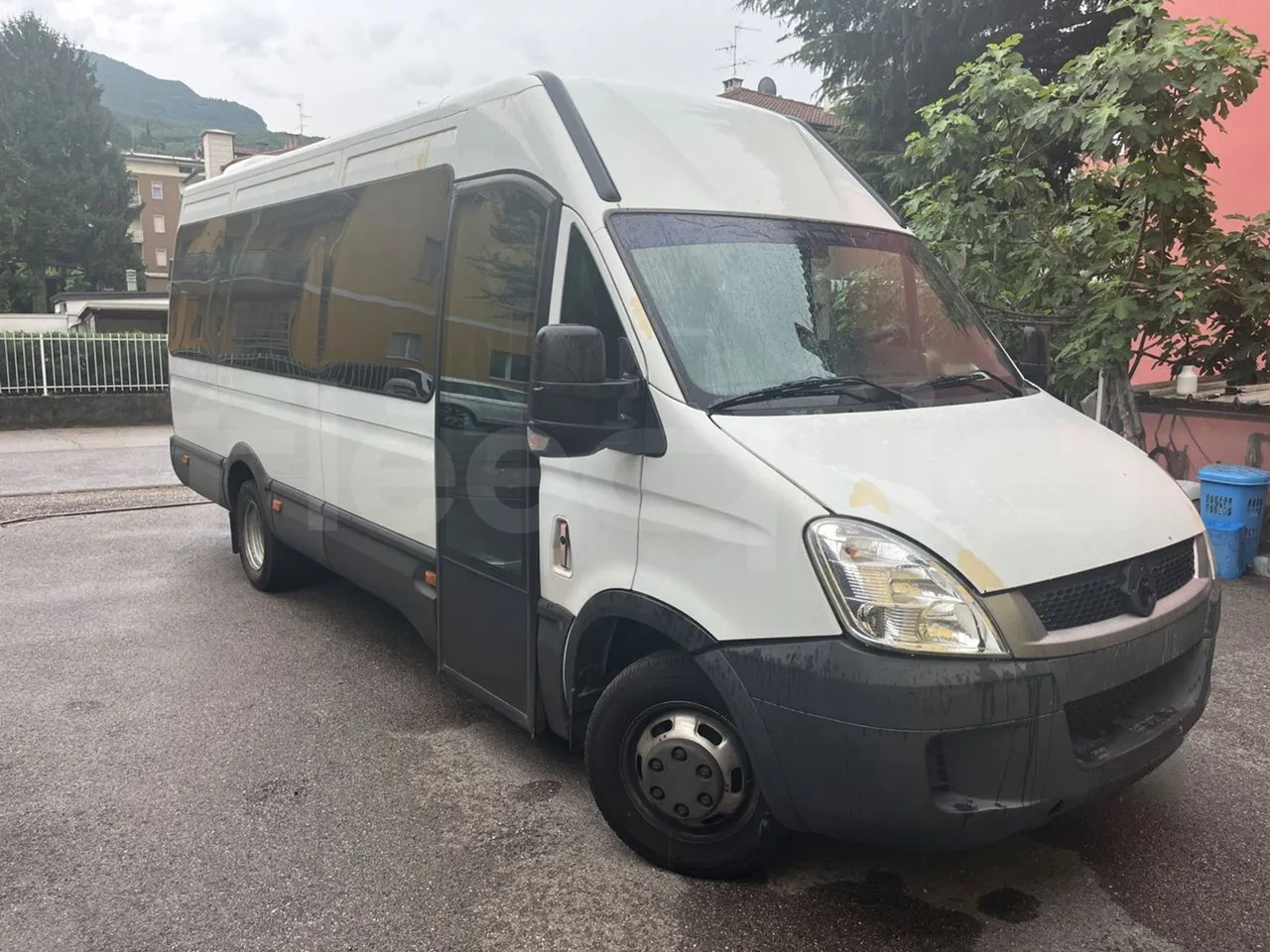 Iveco Daily - حافلة صغيرة, ميكروباص: صورة 1 Iveco Daily - حافلة صغيرة, ميكروباص: صورة 1