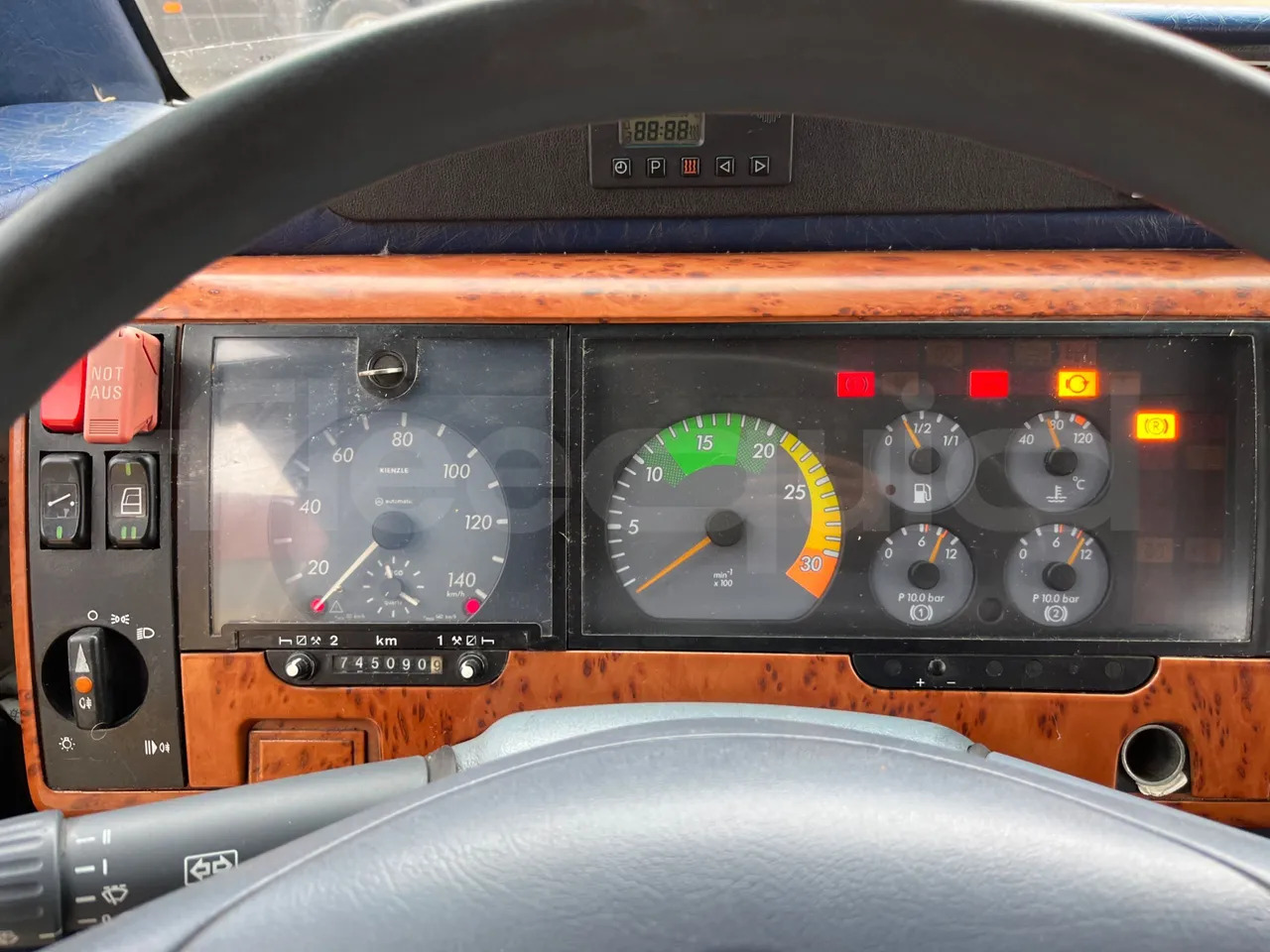 Mercedes-Benz Beluga - حافلة نقل لمسافات طويلة: صورة 3 Mercedes-Benz Beluga - حافلة نقل لمسافات طويلة: صورة 3