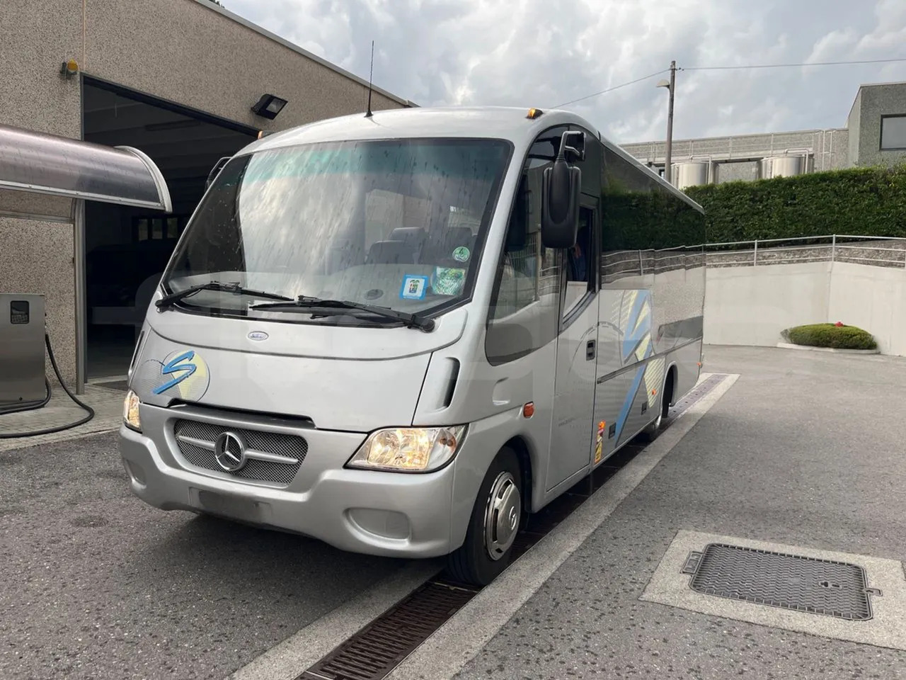 Mercedes-Benz MB 818 S - حافلة نقل لمسافات طويلة: صورة 4 Mercedes-Benz MB 818 S - حافلة نقل لمسافات طويلة: صورة 4