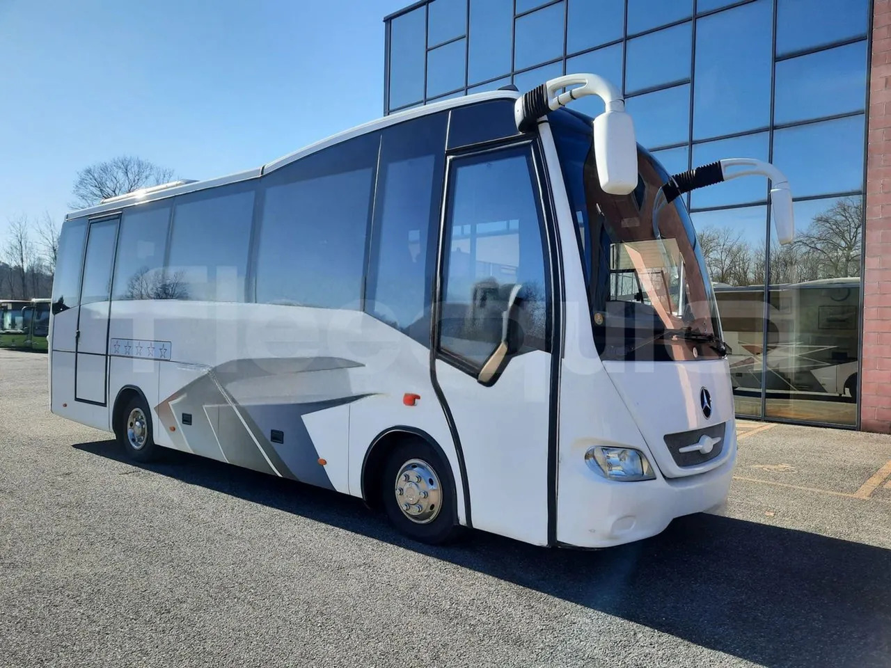 Mercedes-Benz MB1022 - حافلة نقل لمسافات طويلة: صورة 1 Mercedes-Benz MB1022 - حافلة نقل لمسافات طويلة: صورة 1