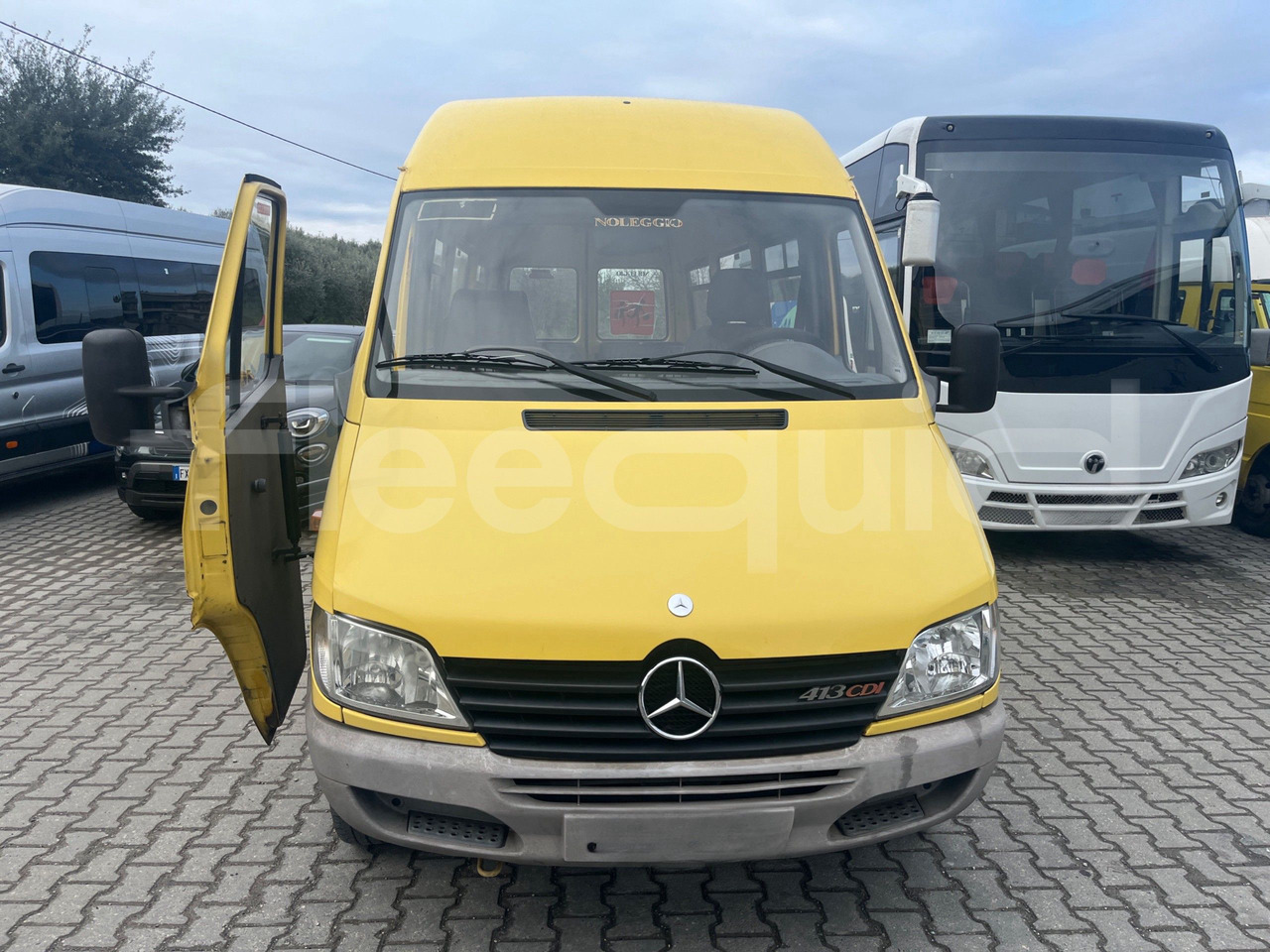 Mercedes-Benz Sprinter - حافلة مدرسية: صورة 2 Mercedes-Benz Sprinter - حافلة مدرسية: صورة 2