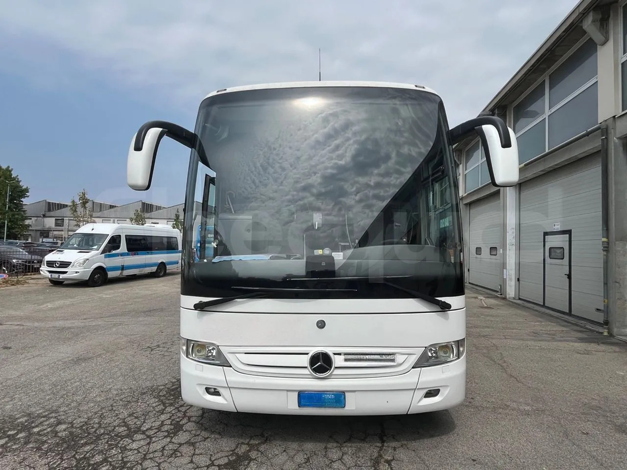 Mercedes-Benz Tourismo - حافلة نقل لمسافات طويلة: صورة 2 Mercedes-Benz Tourismo - حافلة نقل لمسافات طويلة: صورة 2