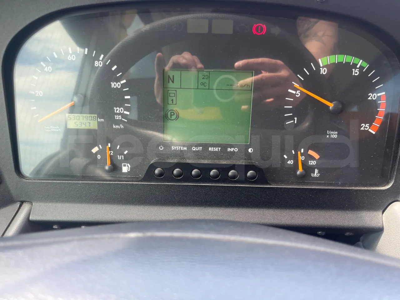 Mercedes-Benz Tourismo - حافلة نقل لمسافات طويلة: صورة 2 Mercedes-Benz Tourismo - حافلة نقل لمسافات طويلة: صورة 2