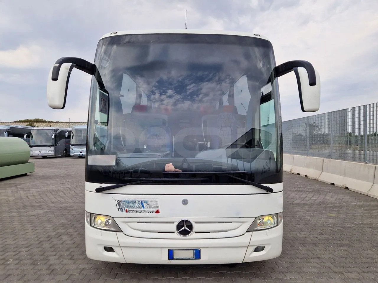 Mercedes-Benz Tourismo - حافلة نقل لمسافات طويلة: صورة 2 Mercedes-Benz Tourismo - حافلة نقل لمسافات طويلة: صورة 2