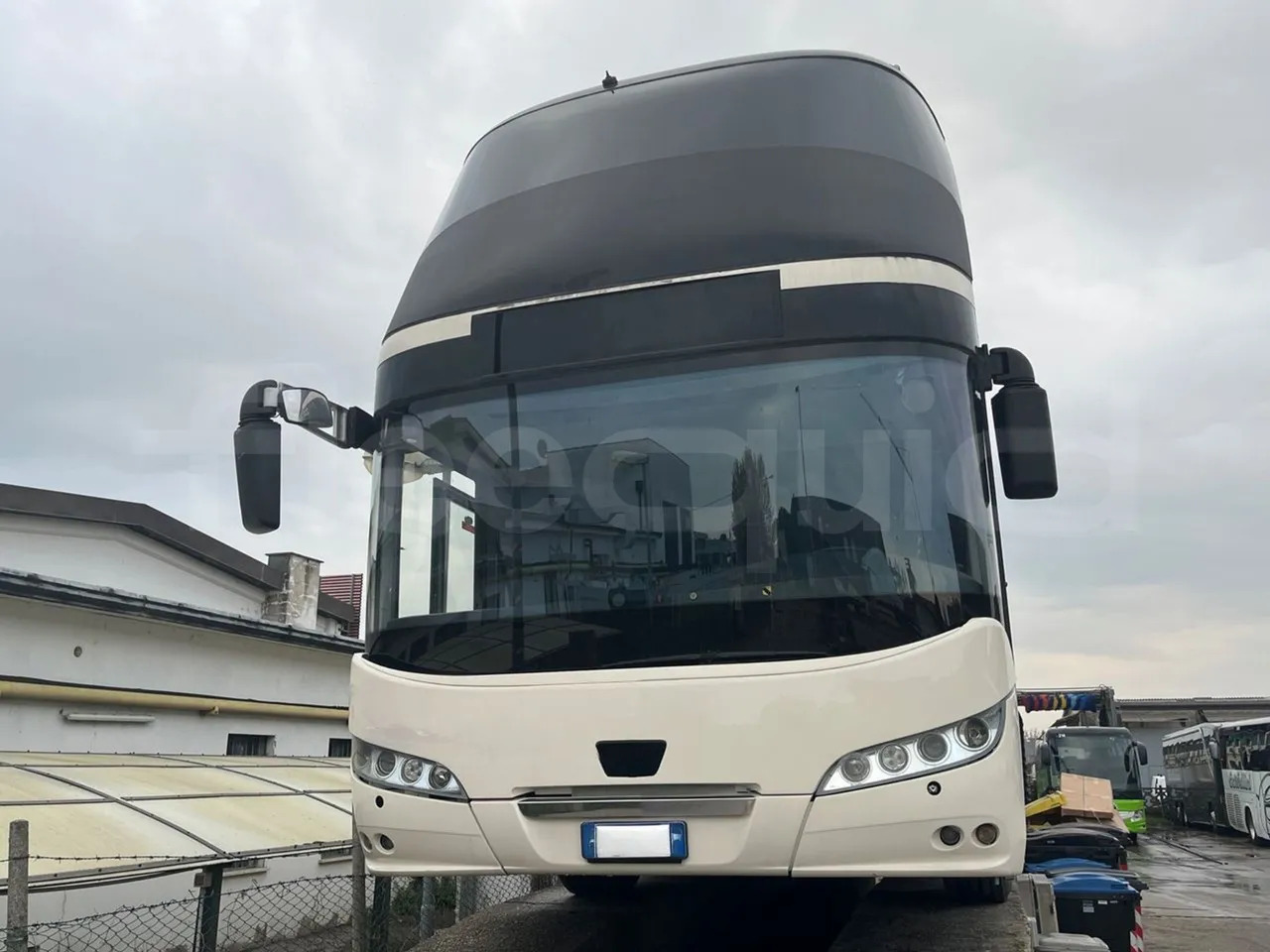 Neoplan Skyliner - حافلة ذات طابقين: صورة 2 Neoplan Skyliner - حافلة ذات طابقين: صورة 2