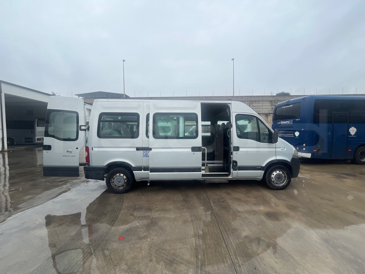 Nissan Interstar - حافلة صغيرة, ميكروباص: صورة 4 Nissan Interstar - حافلة صغيرة, ميكروباص: صورة 4
