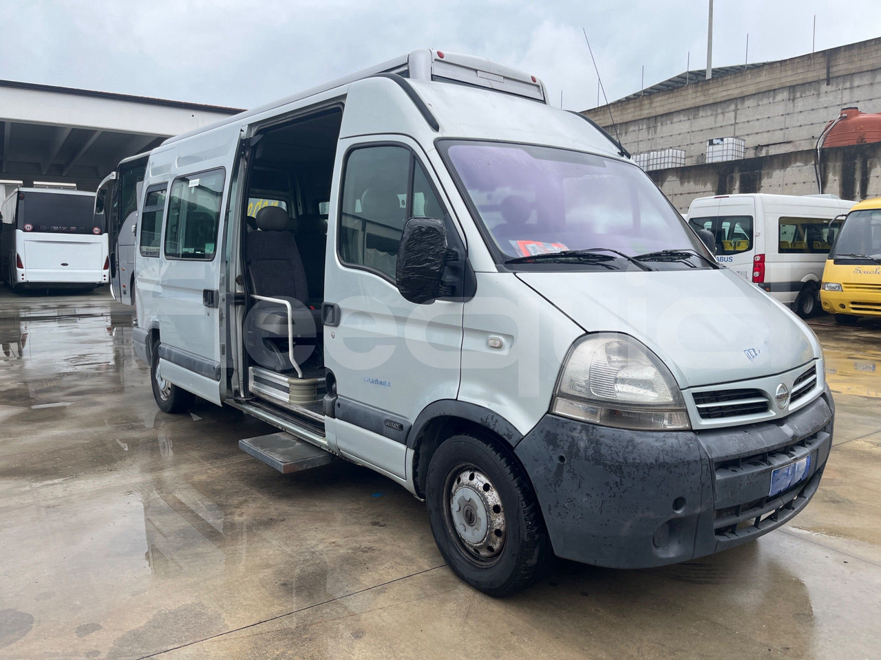 Nissan Interstar - حافلة صغيرة, ميكروباص: صورة 1 Nissan Interstar - حافلة صغيرة, ميكروباص: صورة 1