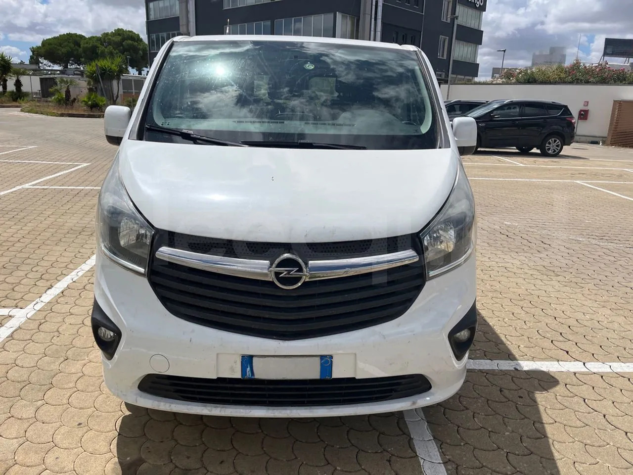 Opel Vivaro - B - حافلة الضواحي: صورة 2 Opel Vivaro - B - حافلة الضواحي: صورة 2