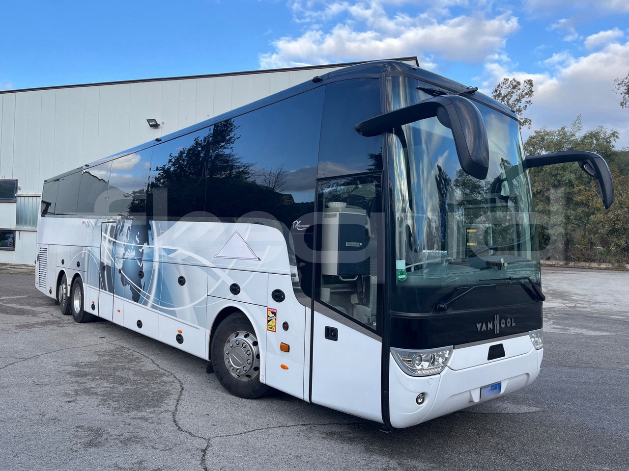 Van Hool Astron - حافلة نقل لمسافات طويلة: صورة 1 Van Hool Astron - حافلة نقل لمسافات طويلة: صورة 1