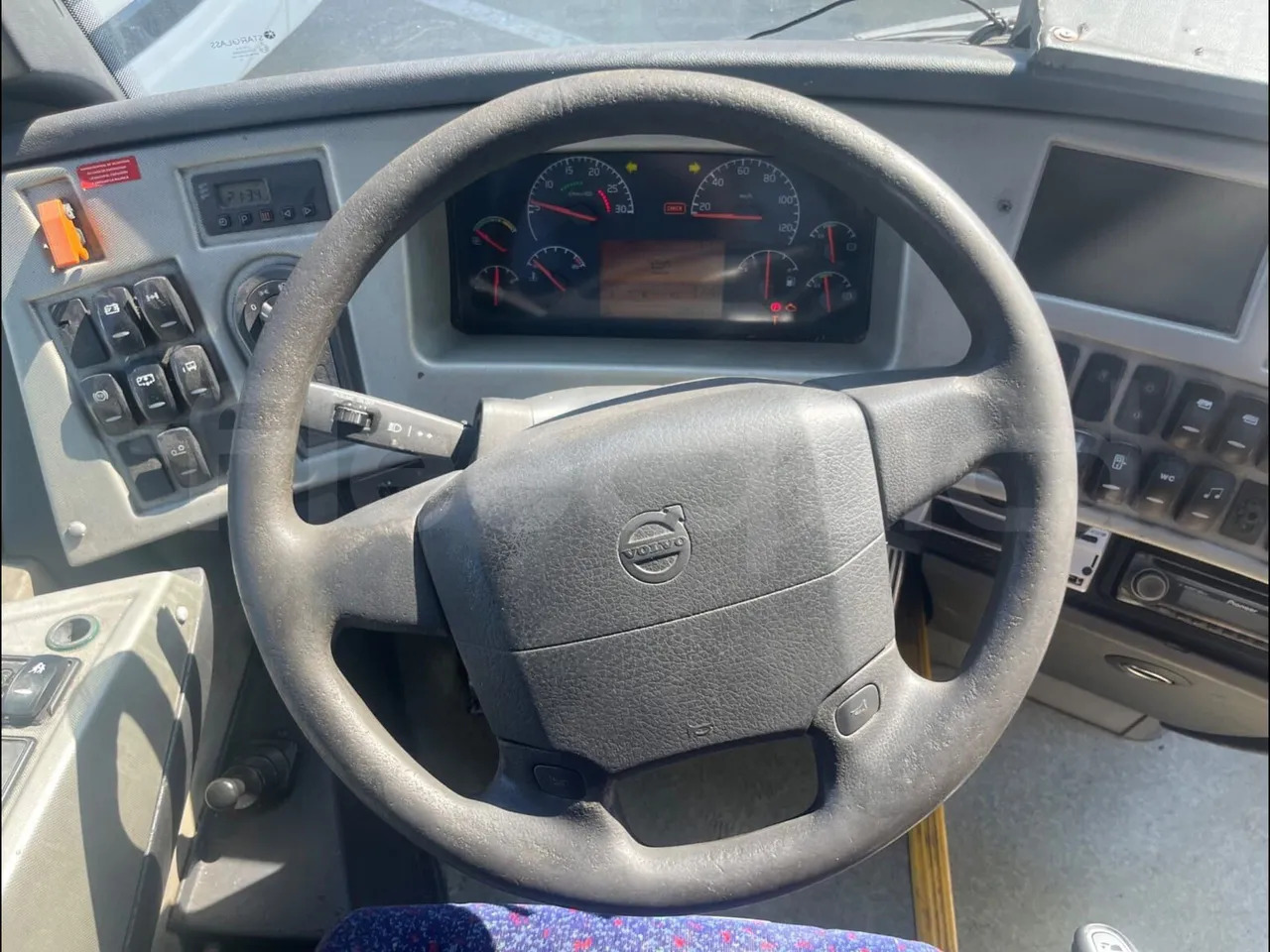 Volvo B12B - حافلة نقل لمسافات طويلة: صورة 2 Volvo B12B - حافلة نقل لمسافات طويلة: صورة 2
