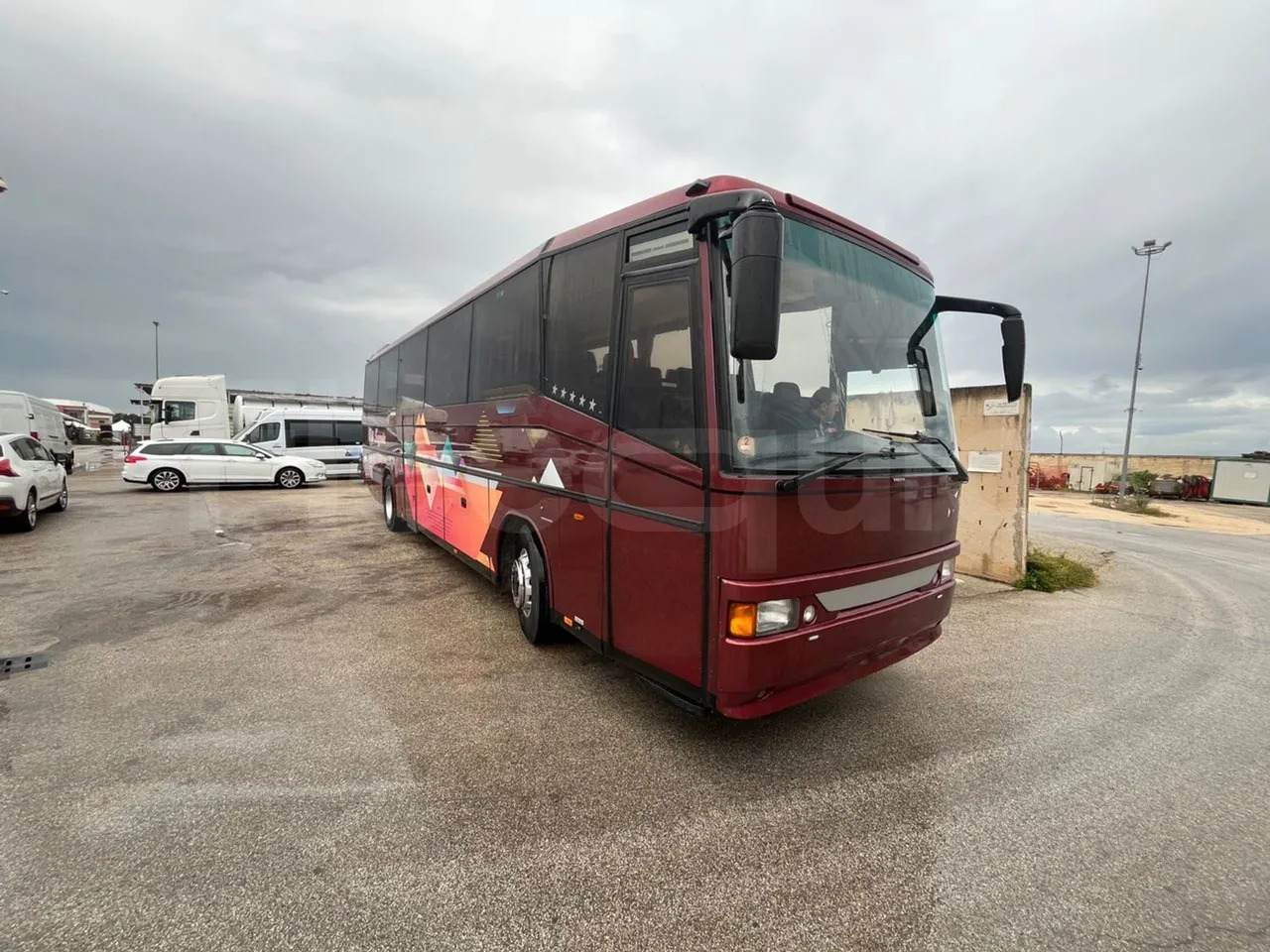 Volvo B12 - حافلة نقل لمسافات طويلة: صورة 1 Volvo B12 - حافلة نقل لمسافات طويلة: صورة 1