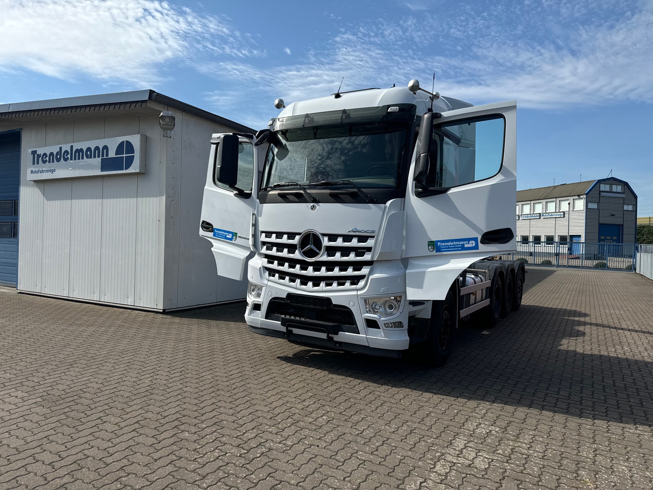 MERCEDES-BENZ Arocs 3553 4 Achsen Tridem - شاحنة برافعة خطافية: صورة 4 MERCEDES-BENZ Arocs 3553 4 Achsen Tridem - شاحنة برافعة خطافية: صورة 4