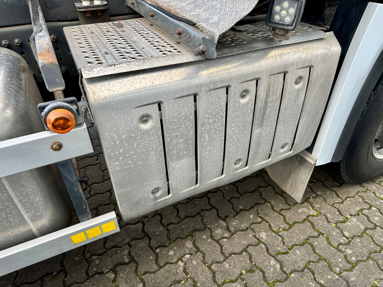 تأجير Mercedes Arocs 3358 L 6x4  Radstand 4500 Arocs 3358 L 6x4 Blatt-Luft Gefedert Mercedes Arocs 3358 L 6x4  Radstand 4500 Arocs 3358 L 6x4 Blatt-Luft Gefedert: صورة 20